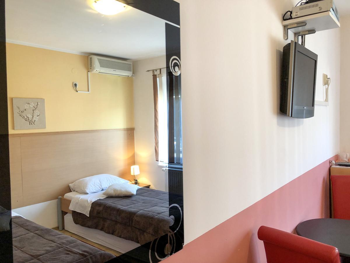 Smjestaj Natalija Hotel Osijek Exterior photo